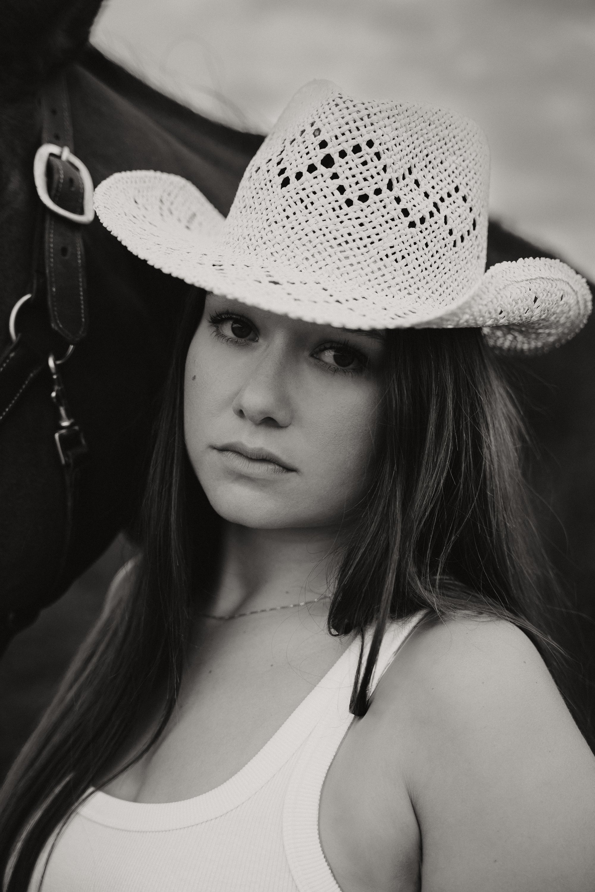 Portrait rapproché mariée chapeau western